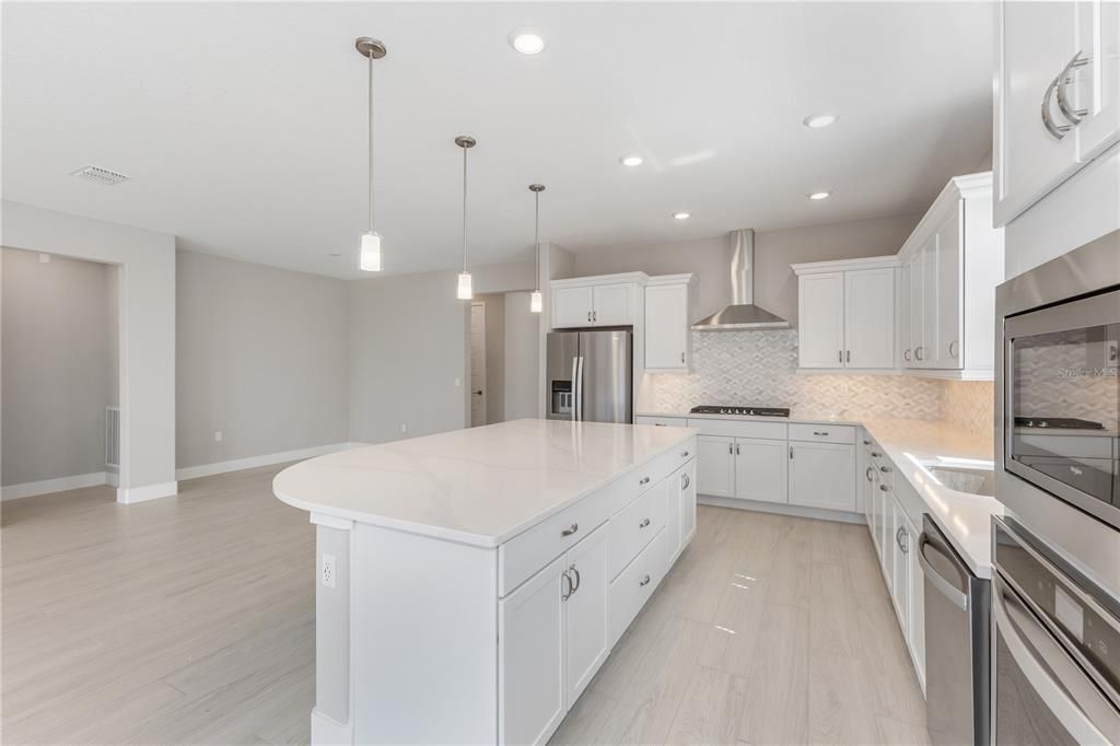 Activo con contrato: $419,990 (2 camas, 2 baños, 2056 Pies cuadrados)