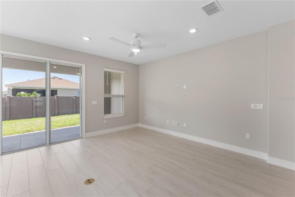 Activo con contrato: $419,990 (2 camas, 2 baños, 2056 Pies cuadrados)