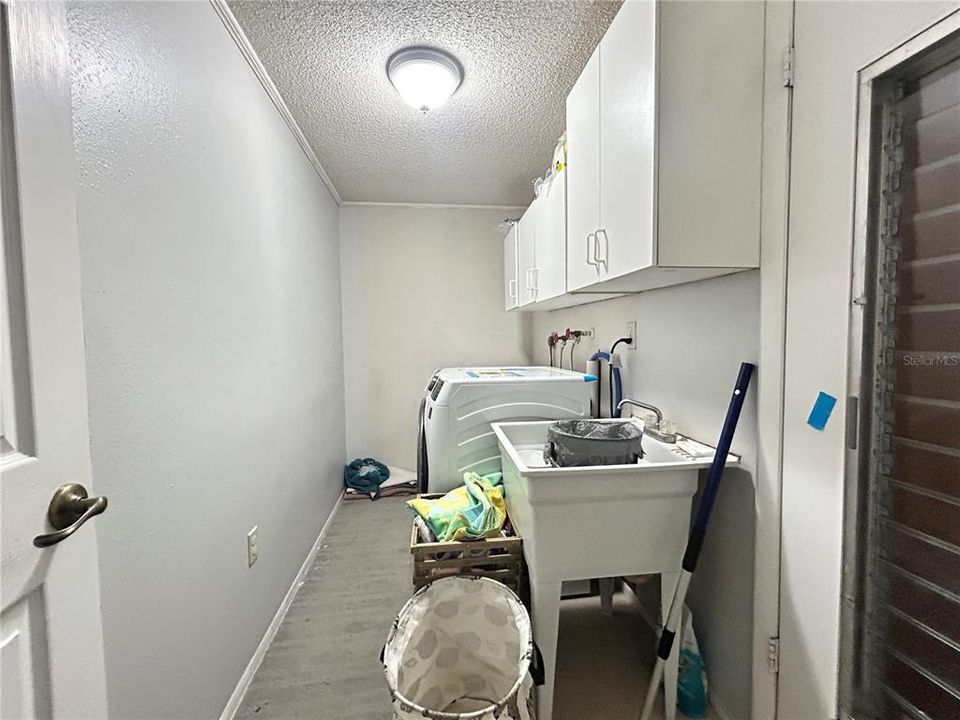 For Sale: $349,900 (3 beds, 2 baths, 1771 Square Feet)