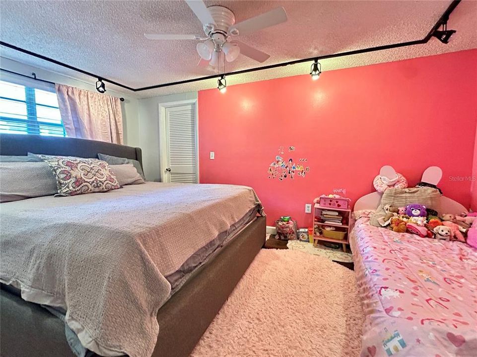 For Sale: $349,900 (3 beds, 2 baths, 1771 Square Feet)