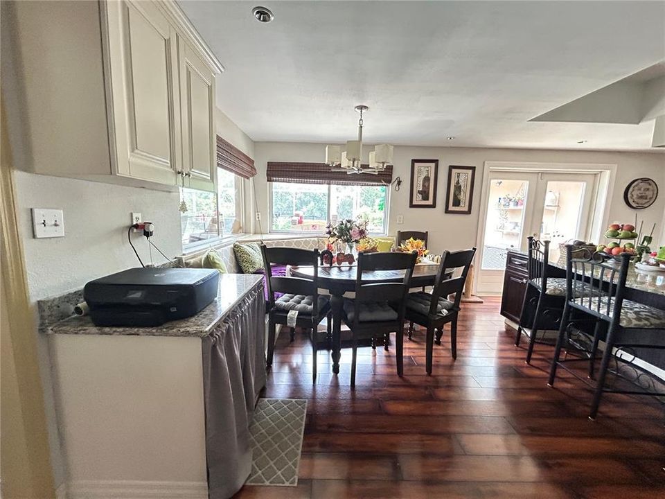 For Sale: $349,900 (3 beds, 2 baths, 1771 Square Feet)