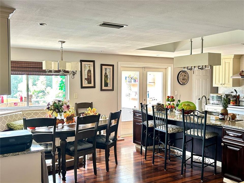 For Sale: $349,900 (3 beds, 2 baths, 1771 Square Feet)