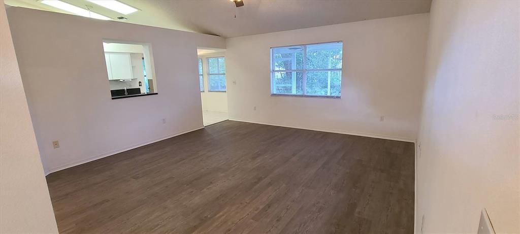 Activo con contrato: $269,900 (3 camas, 2 baños, 1460 Pies cuadrados)