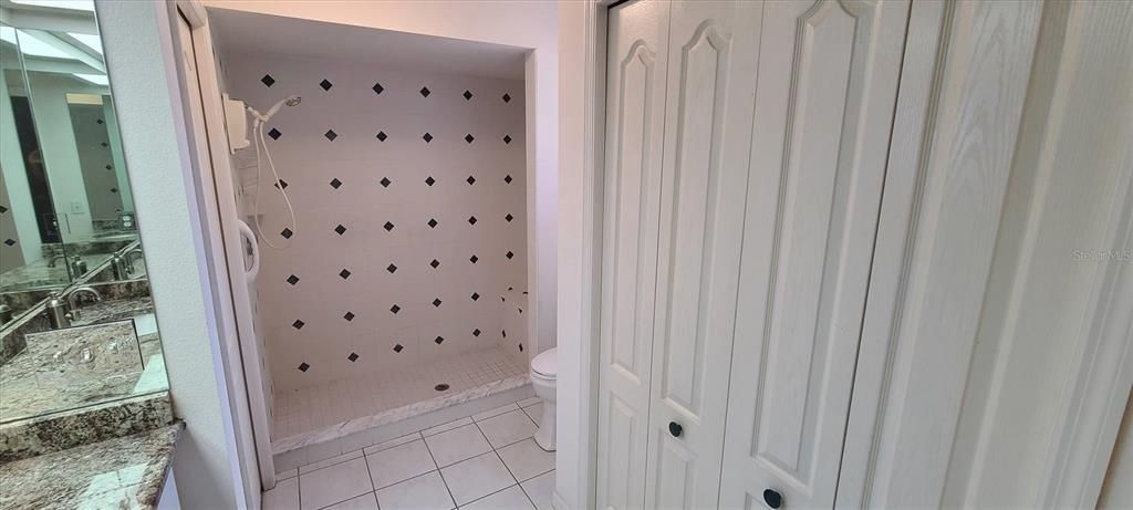 Activo con contrato: $269,900 (3 camas, 2 baños, 1460 Pies cuadrados)