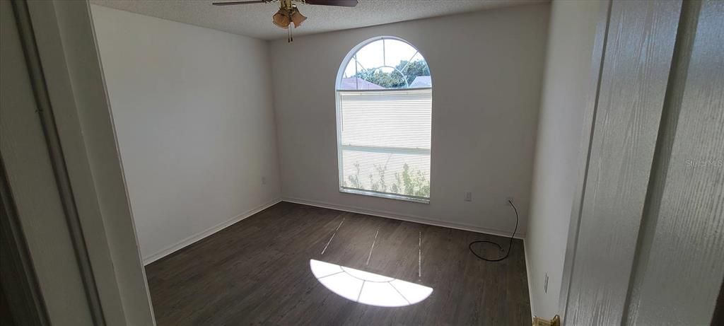 Activo con contrato: $269,900 (3 camas, 2 baños, 1460 Pies cuadrados)