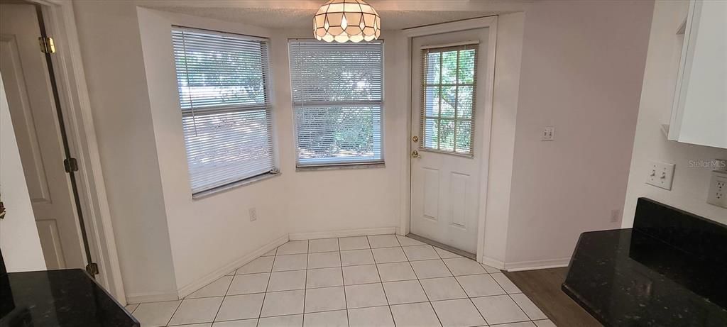 Activo con contrato: $269,900 (3 camas, 2 baños, 1460 Pies cuadrados)