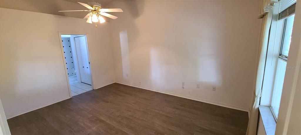 Activo con contrato: $269,900 (3 camas, 2 baños, 1460 Pies cuadrados)