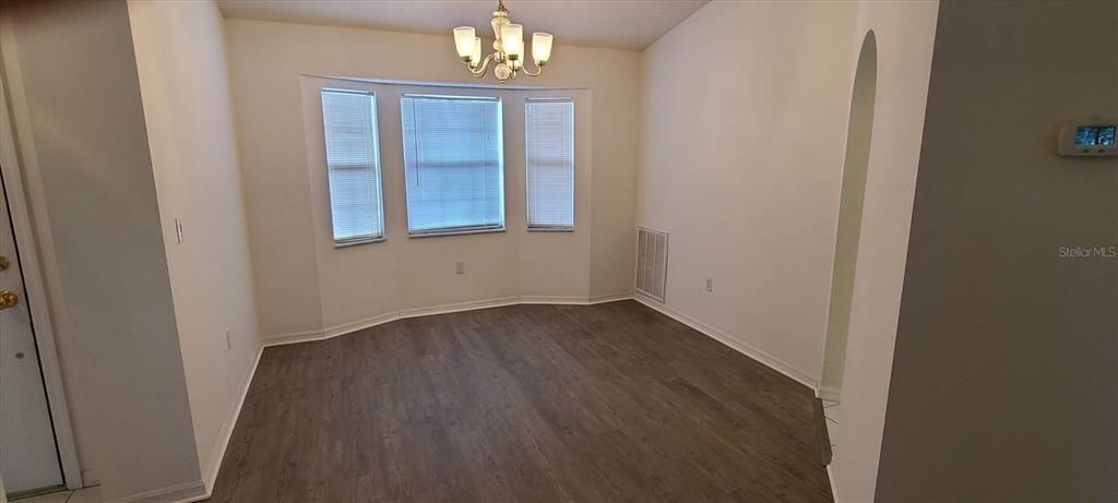 Activo con contrato: $269,900 (3 camas, 2 baños, 1460 Pies cuadrados)