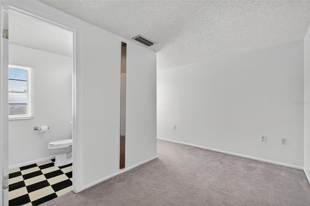 For Sale: $135,000 (1 beds, 1 baths, 725 Square Feet)