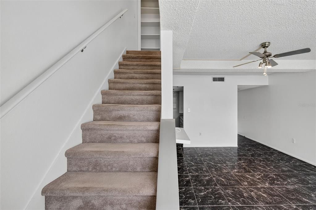 For Sale: $135,000 (1 beds, 1 baths, 725 Square Feet)