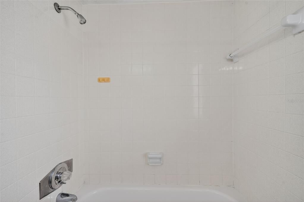 For Sale: $135,000 (1 beds, 1 baths, 725 Square Feet)