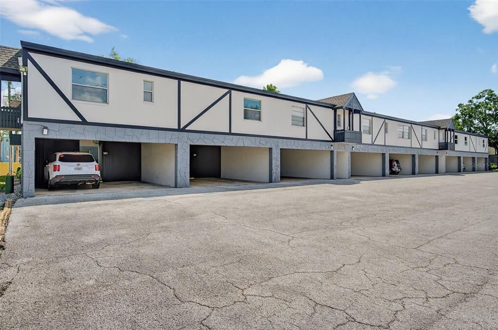 For Sale: $135,000 (1 beds, 1 baths, 725 Square Feet)