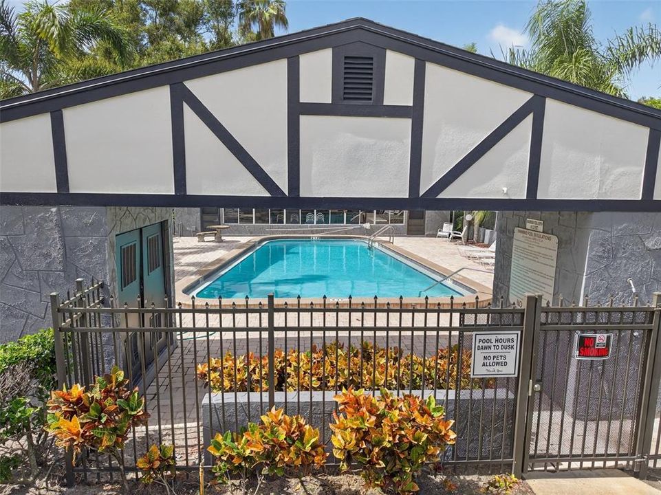 For Sale: $135,000 (1 beds, 1 baths, 725 Square Feet)