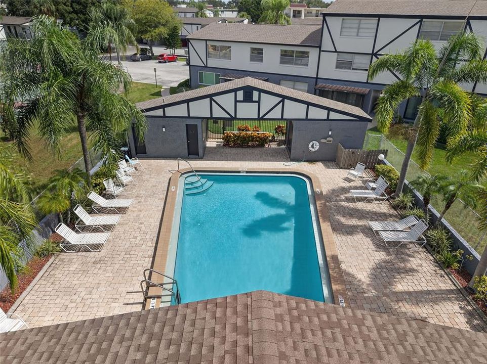 For Sale: $135,000 (1 beds, 1 baths, 725 Square Feet)