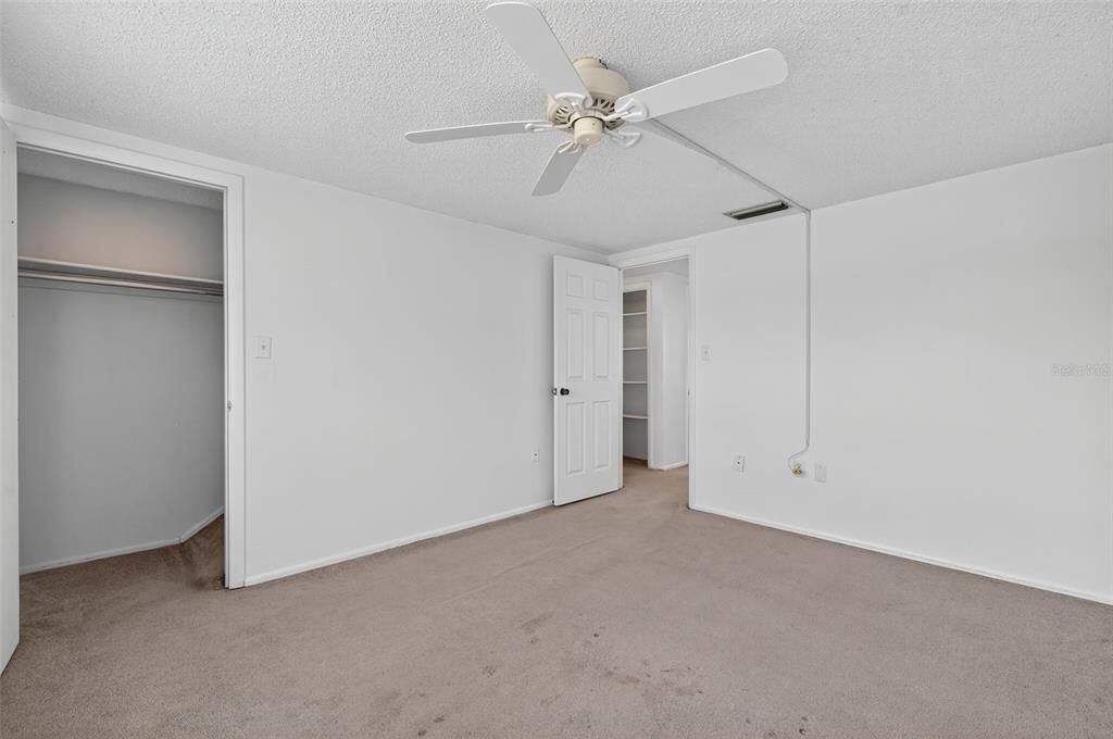 For Sale: $135,000 (1 beds, 1 baths, 725 Square Feet)