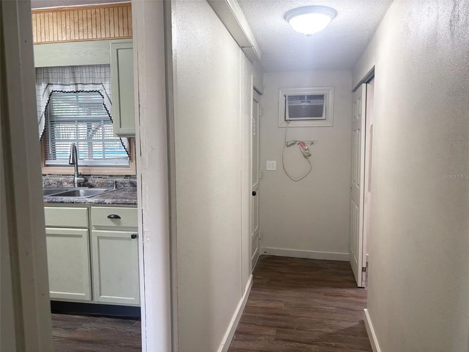 For Sale: $249,400 (3 beds, 2 baths, 1102 Square Feet)