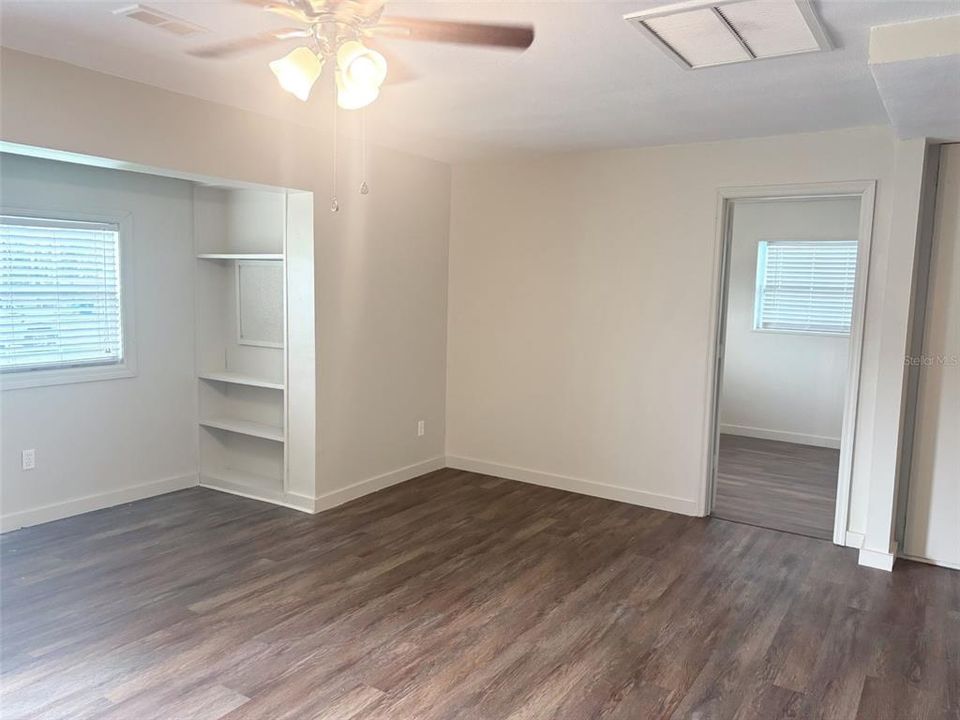 For Sale: $249,400 (3 beds, 2 baths, 1102 Square Feet)