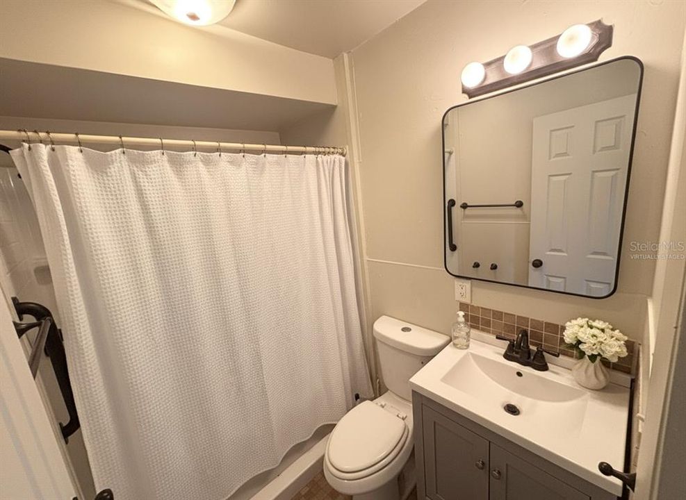 For Sale: $249,400 (3 beds, 2 baths, 1102 Square Feet)