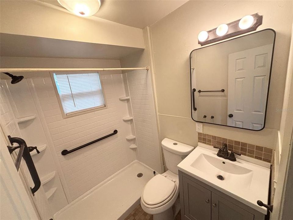 For Sale: $249,400 (3 beds, 2 baths, 1102 Square Feet)