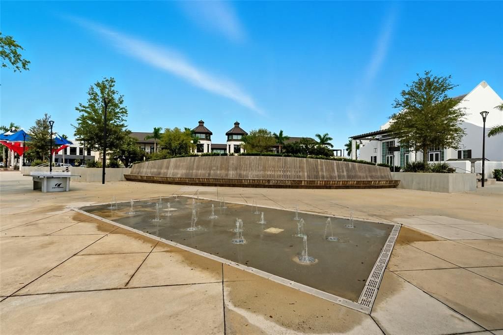 待售: $799,000 (5.10 acres)