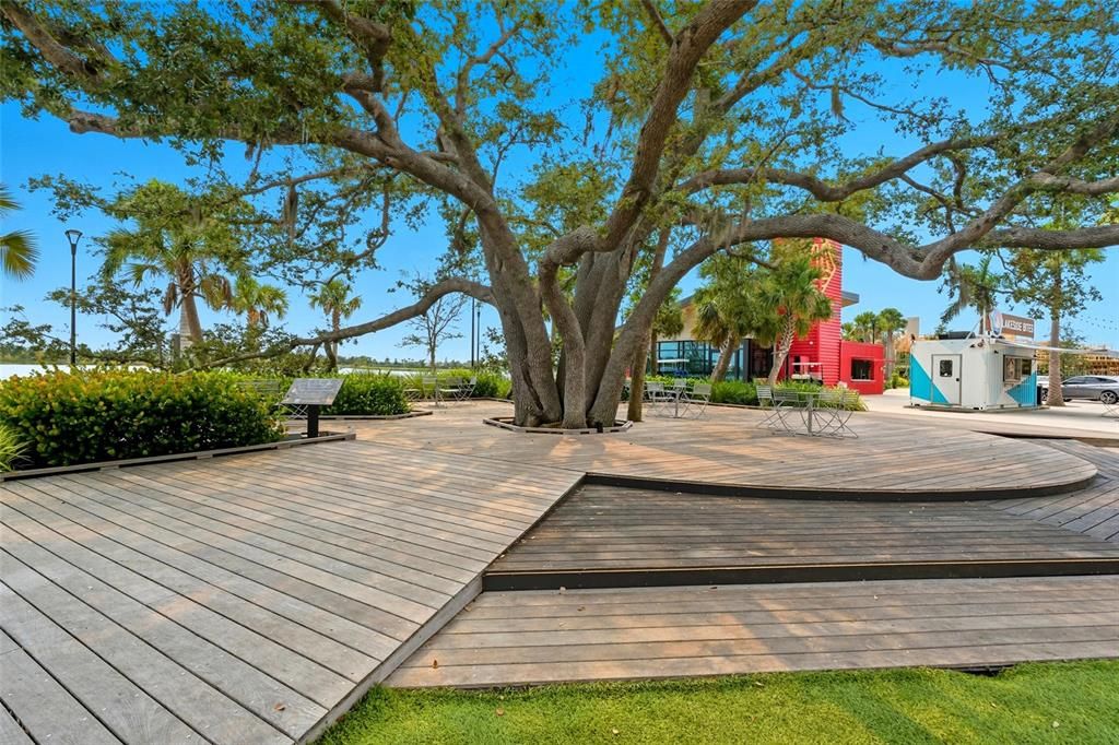 待售: $799,000 (5.10 acres)