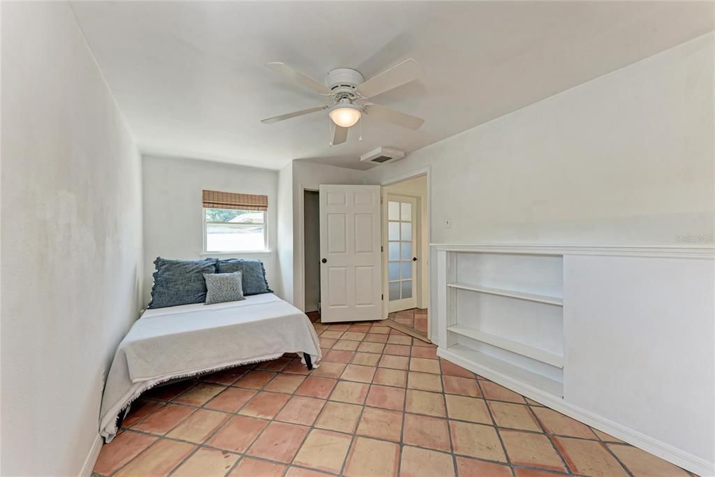 Active With Contract: $339,999 (3 beds, 1 baths, 1383 Square Feet)