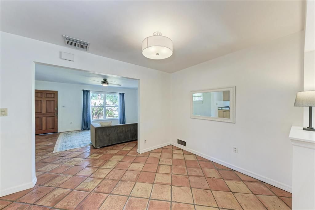 Active With Contract: $339,999 (3 beds, 1 baths, 1383 Square Feet)