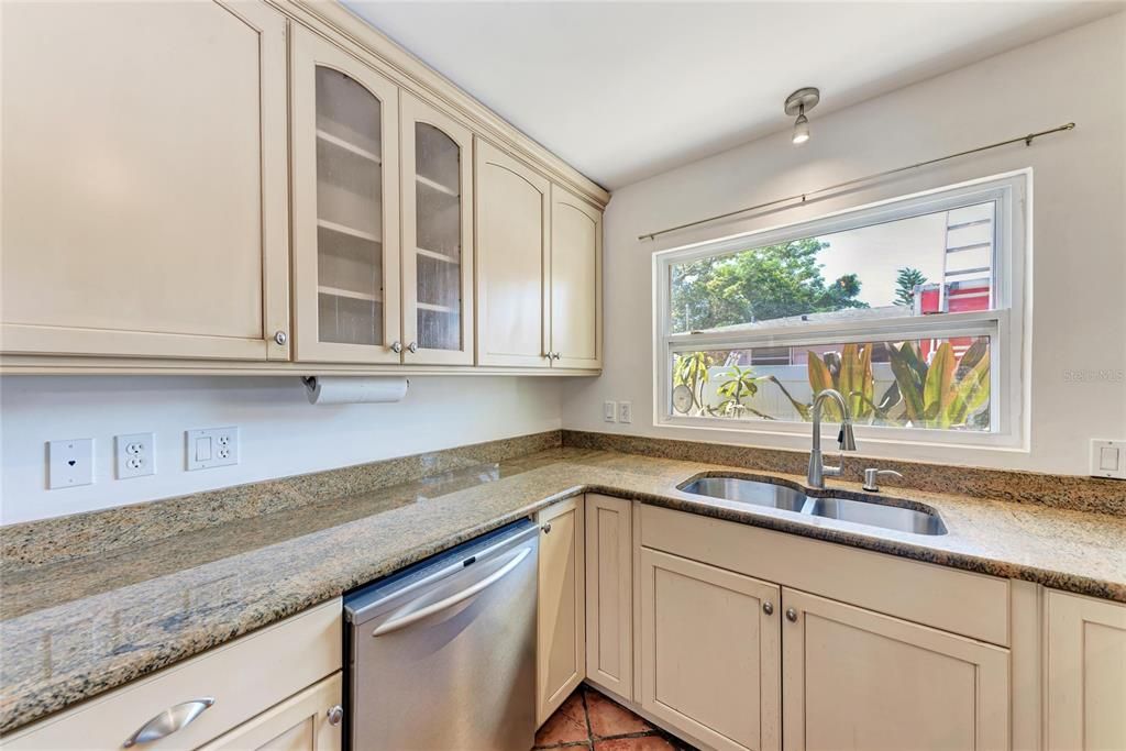 Active With Contract: $339,999 (3 beds, 1 baths, 1383 Square Feet)