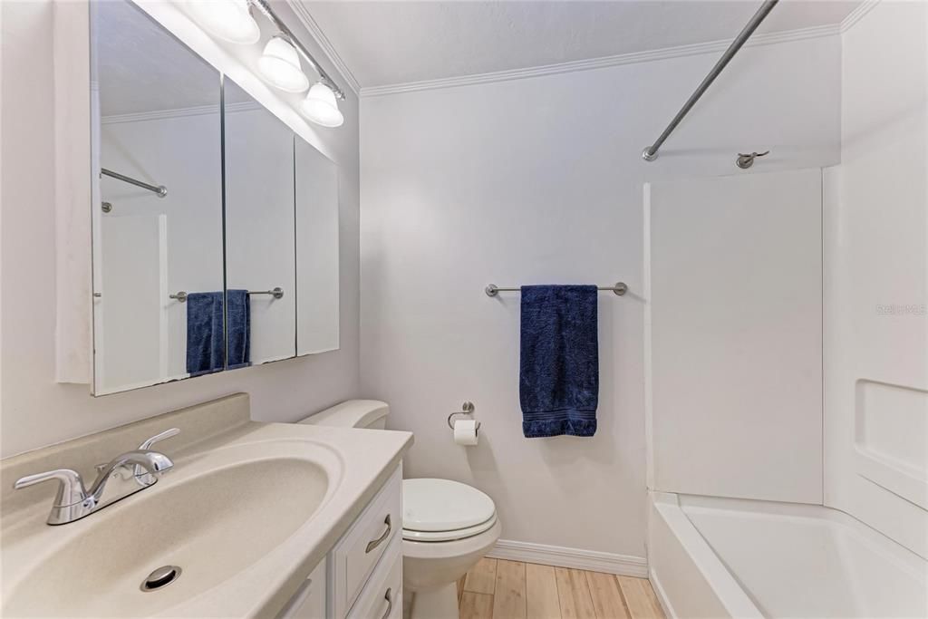 Active With Contract: $339,999 (3 beds, 1 baths, 1383 Square Feet)