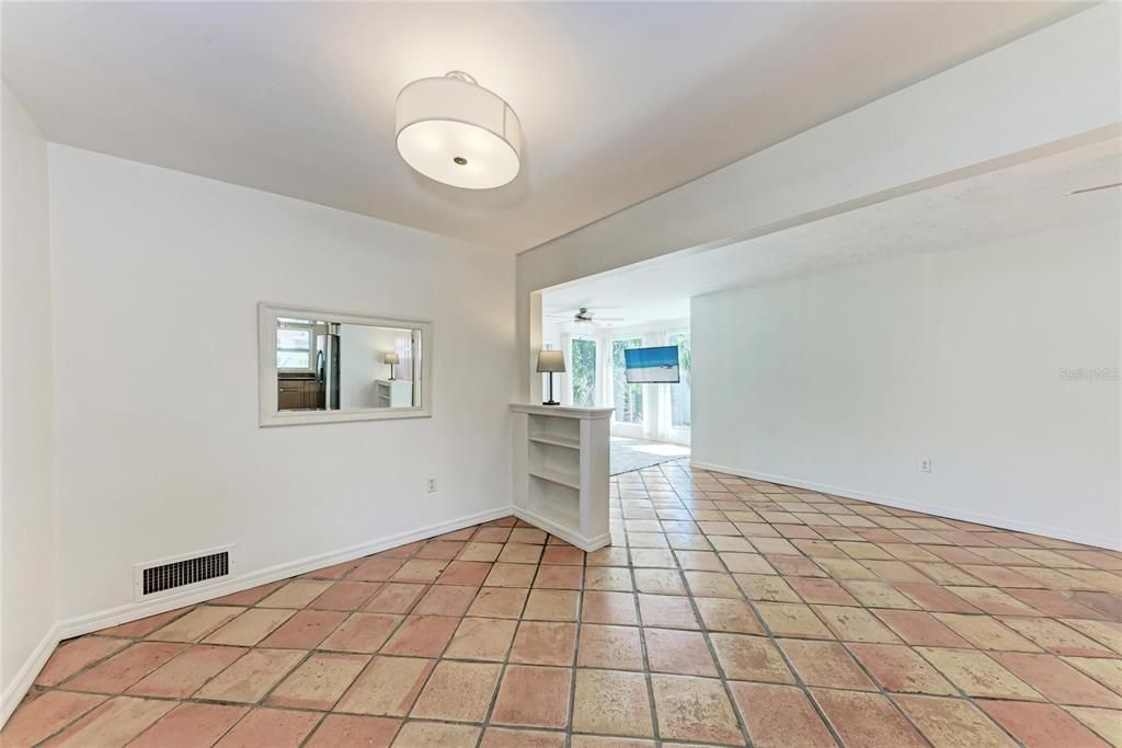 Active With Contract: $339,999 (3 beds, 1 baths, 1383 Square Feet)