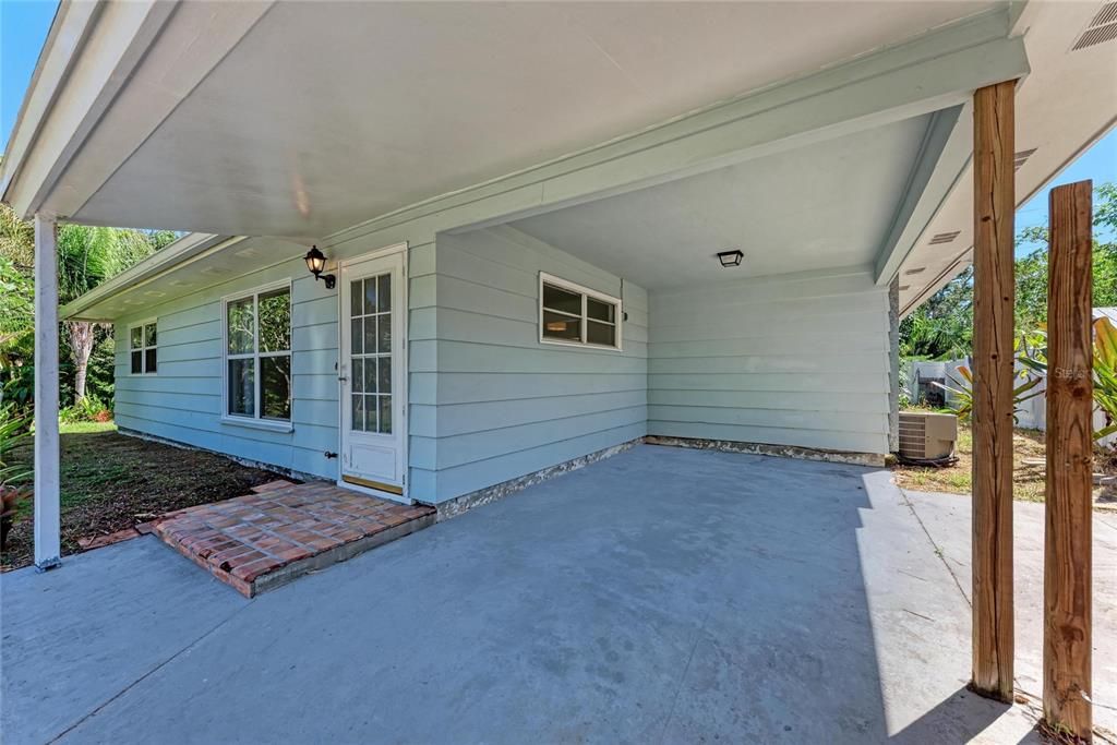 Active With Contract: $339,999 (3 beds, 1 baths, 1383 Square Feet)