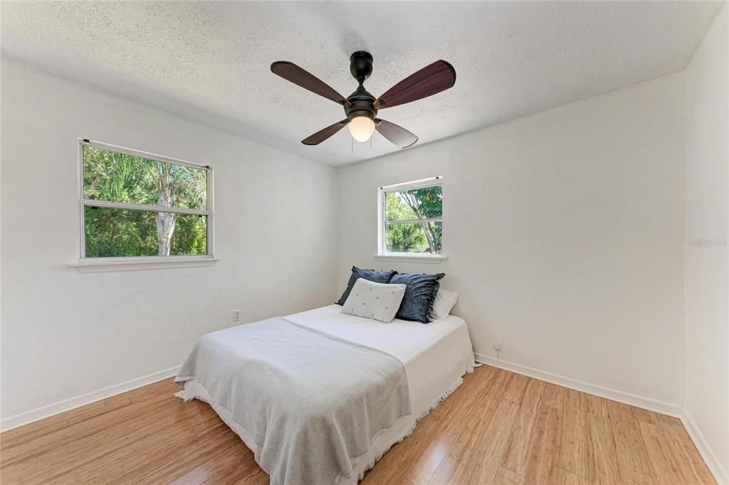 Active With Contract: $339,999 (3 beds, 1 baths, 1383 Square Feet)