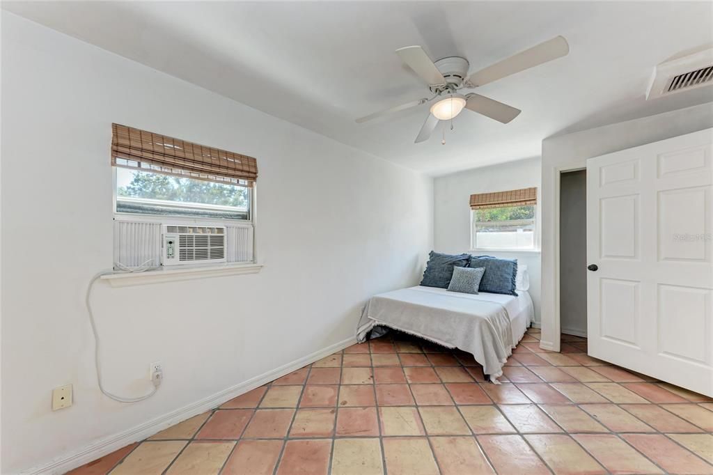 Active With Contract: $339,999 (3 beds, 1 baths, 1383 Square Feet)