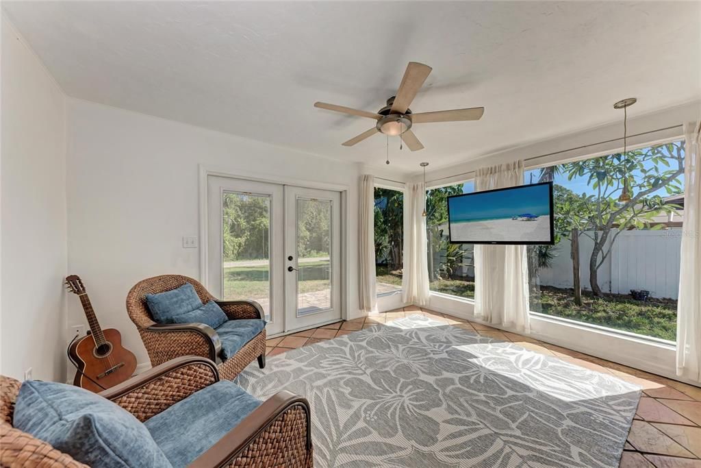 Active With Contract: $339,999 (3 beds, 1 baths, 1383 Square Feet)