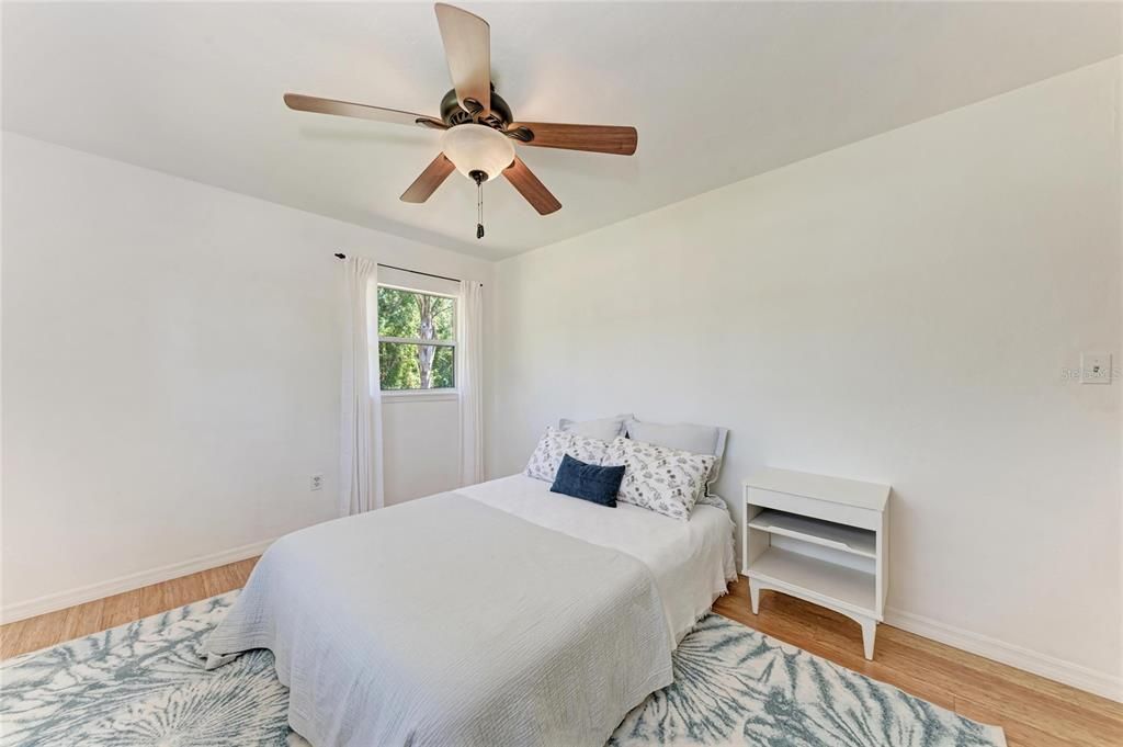 Active With Contract: $339,999 (3 beds, 1 baths, 1383 Square Feet)