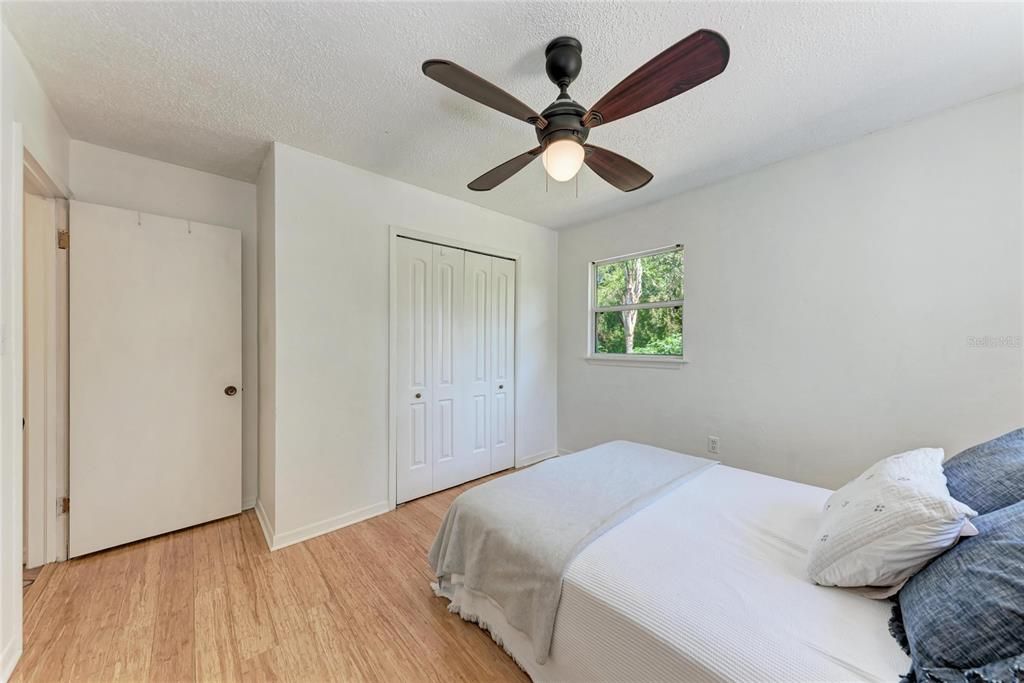 Active With Contract: $339,999 (3 beds, 1 baths, 1383 Square Feet)