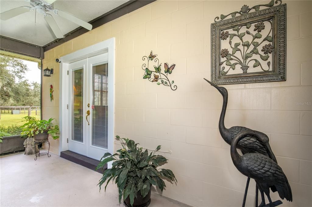 For Sale: $895,000 (1 beds, 1 baths, 789 Square Feet)