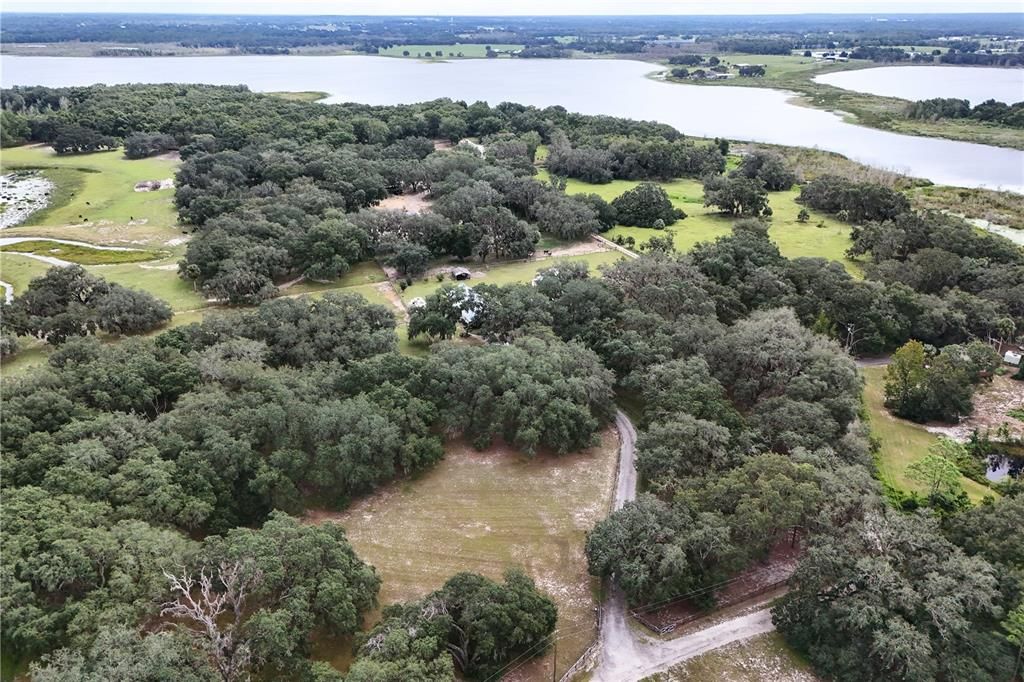 For Sale: $895,000 (1 beds, 1 baths, 789 Square Feet)