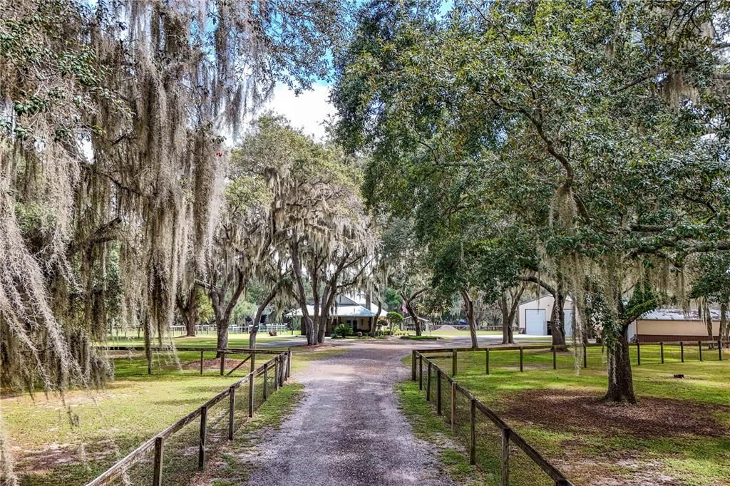 For Sale: $895,000 (1 beds, 1 baths, 789 Square Feet)