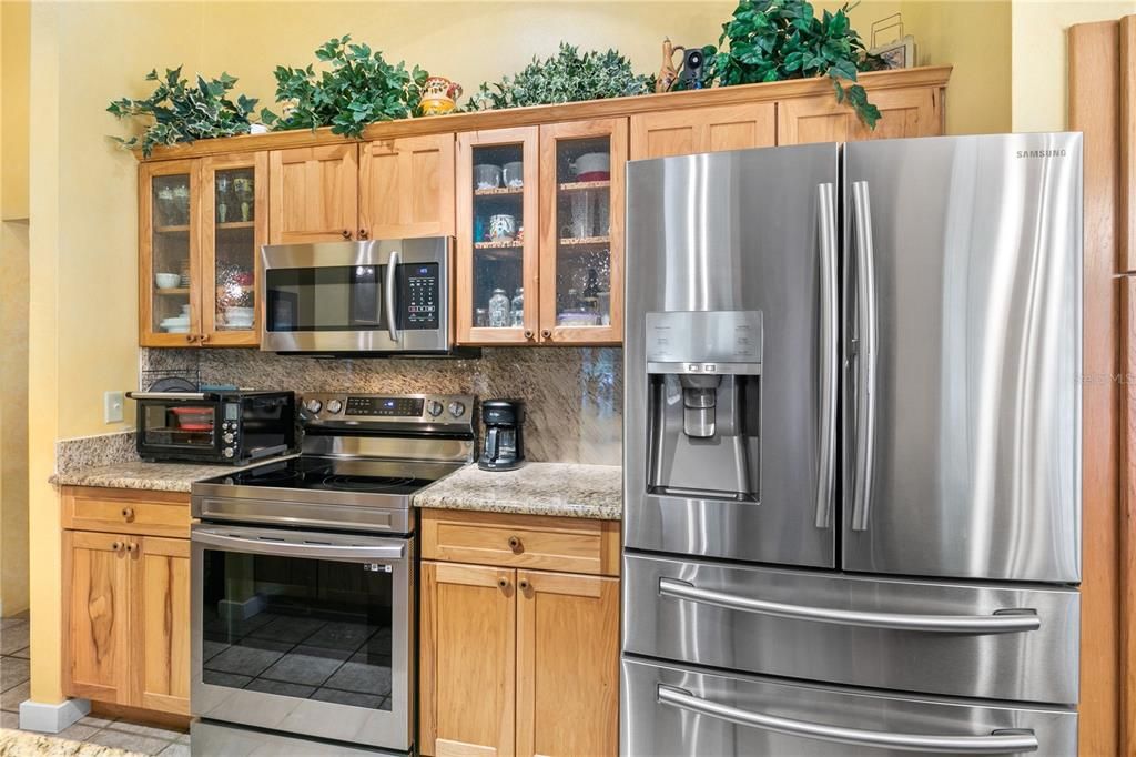 For Sale: $895,000 (1 beds, 1 baths, 789 Square Feet)