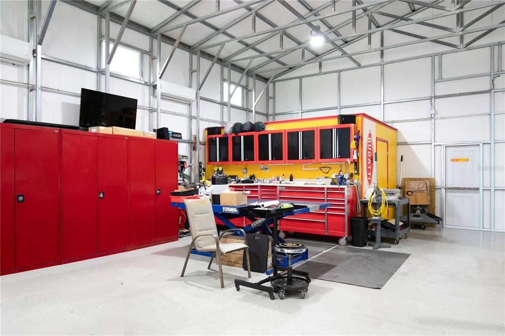 For Sale: $895,000 (1 beds, 1 baths, 789 Square Feet)