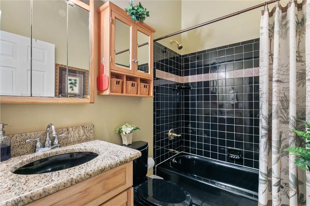 For Sale: $895,000 (1 beds, 1 baths, 789 Square Feet)