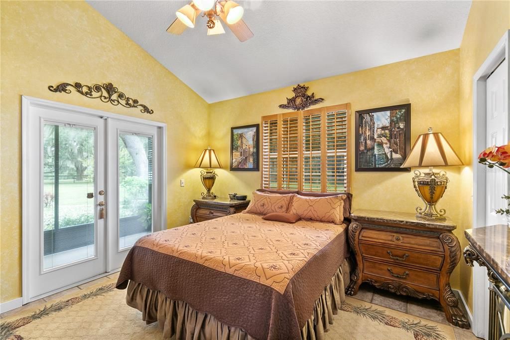 For Sale: $895,000 (1 beds, 1 baths, 789 Square Feet)