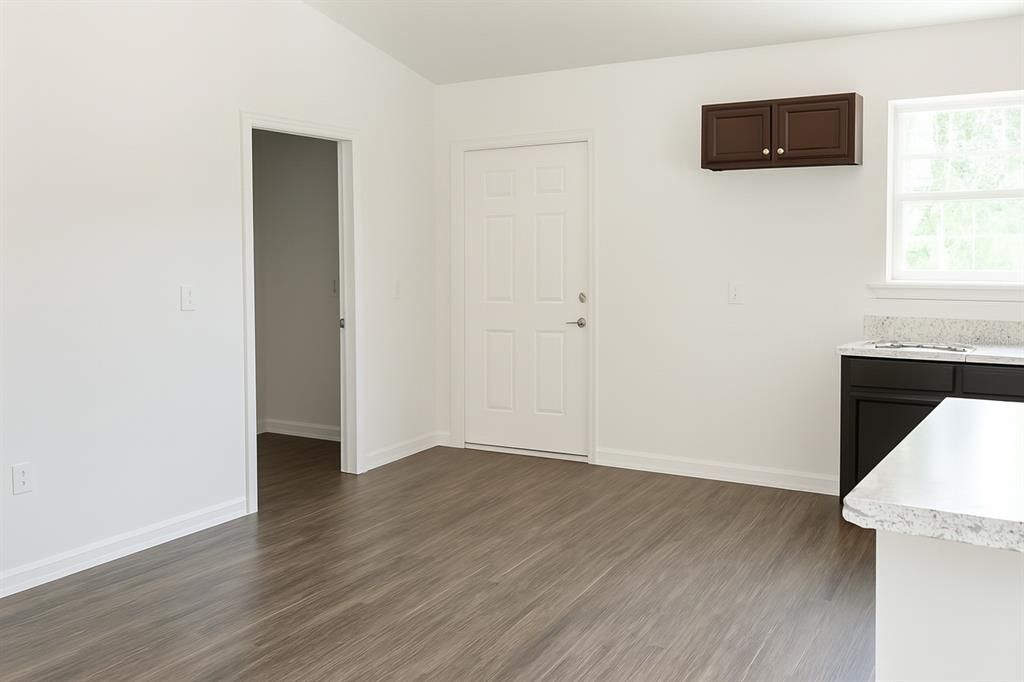 For Rent: $1,750 (3 beds, 2 baths, 1017 Square Feet)