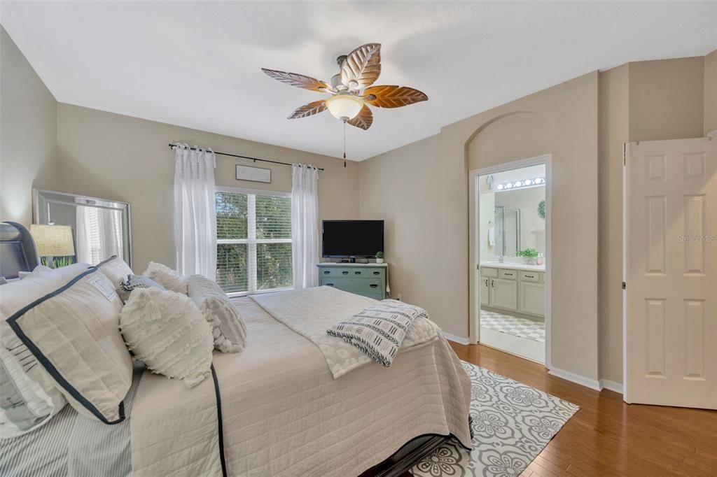 For Sale: $237,500 (2 beds, 2 baths, 1663 Square Feet)