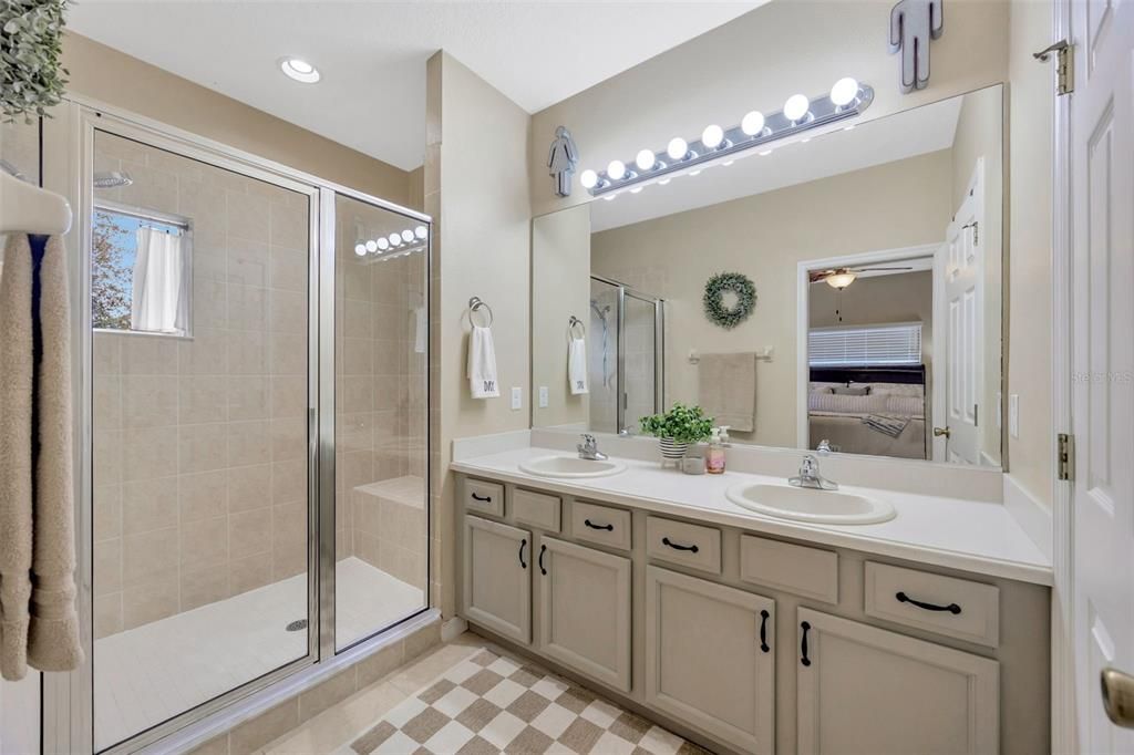 For Sale: $237,500 (2 beds, 2 baths, 1663 Square Feet)