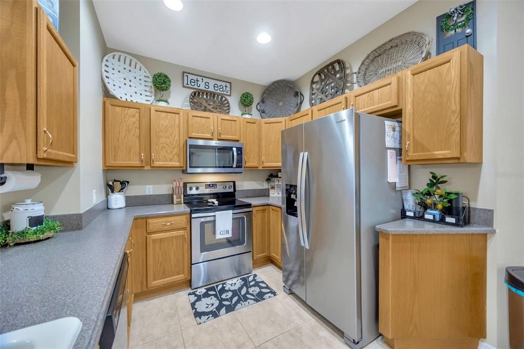 For Sale: $237,500 (2 beds, 2 baths, 1663 Square Feet)