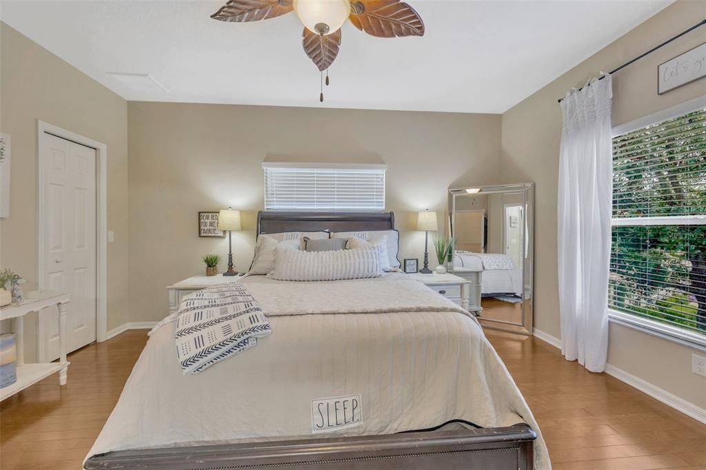 For Sale: $237,500 (2 beds, 2 baths, 1663 Square Feet)