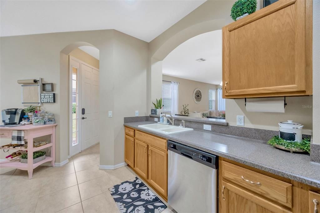 For Sale: $237,500 (2 beds, 2 baths, 1663 Square Feet)