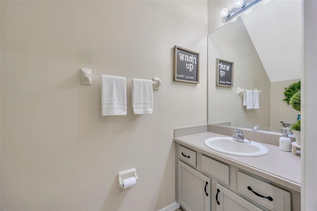 For Sale: $237,500 (2 beds, 2 baths, 1663 Square Feet)